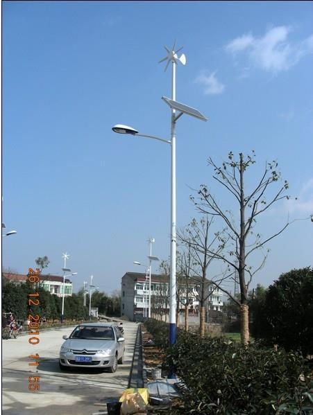 吐鲁番地区风光互补路灯厂家太阳能风光互补路灯厂家价格  产品优点